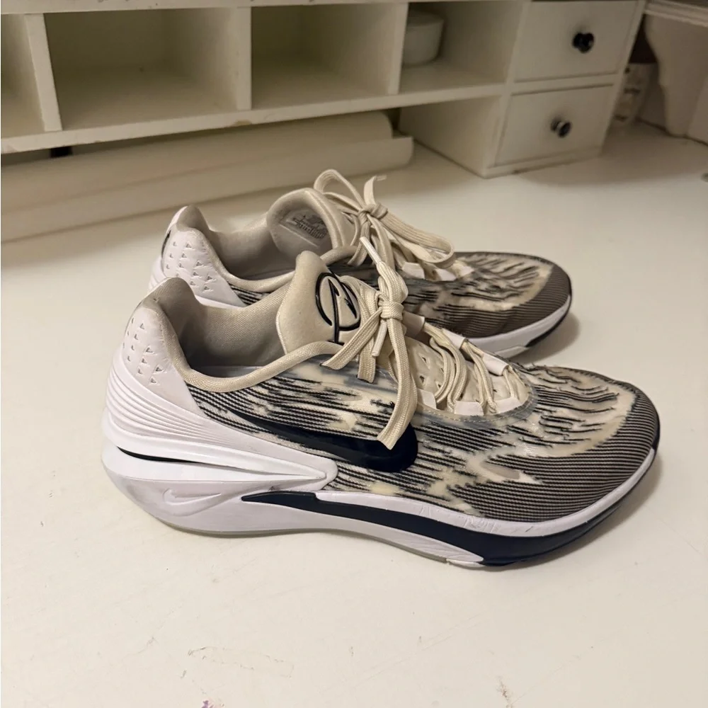 Nike FJ8915-100 Air Zoom GT Cut 2 White Running Sneaker Shoes Men size 11